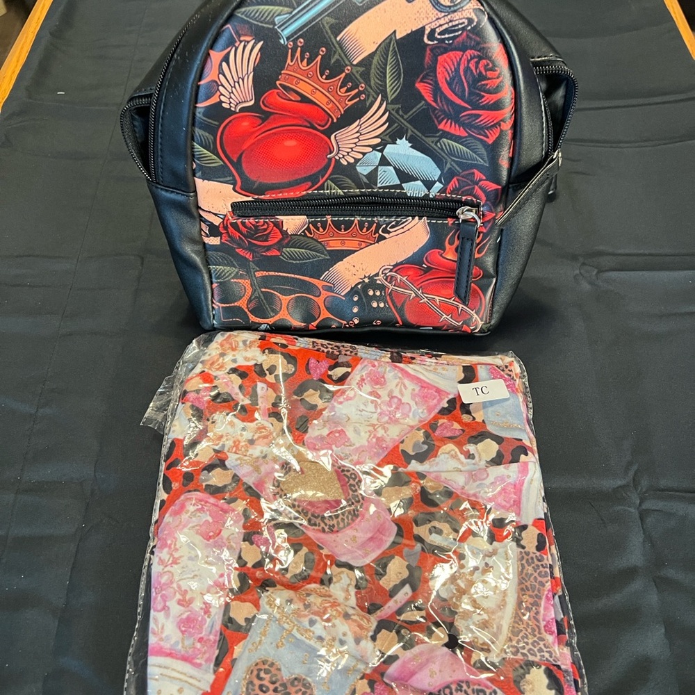 Bundle pack, Pair of Latte Leggings with Back Pack Purse! - Picture 5 of 8